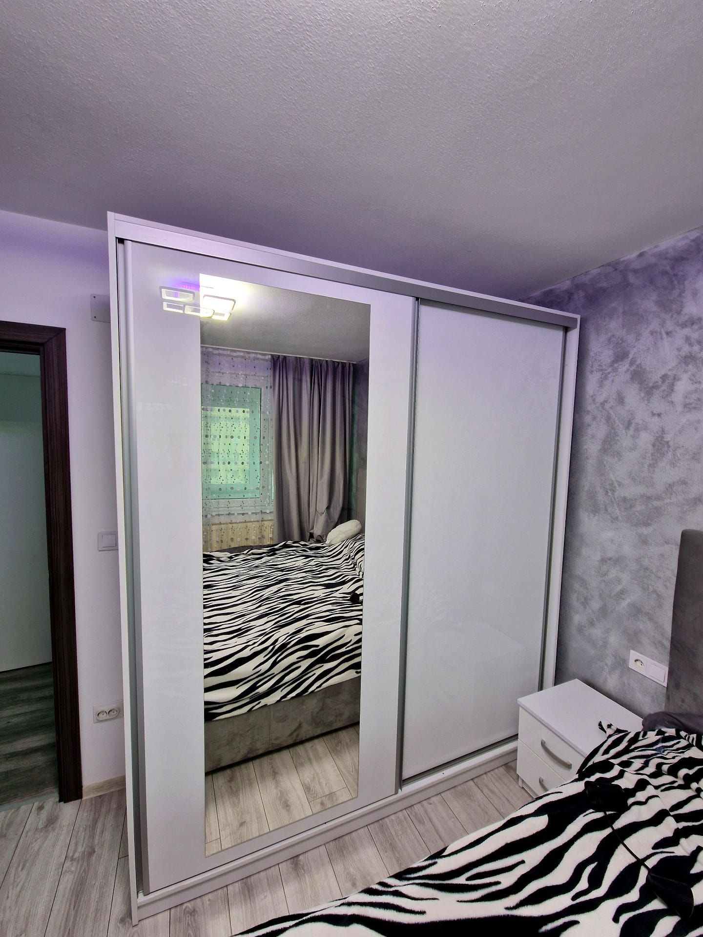 Dressing la comandă realizat de DEKODOC – Timiș